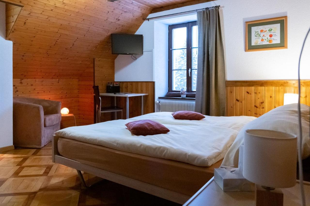 Auberge Du Prevoux Le Locle Exterior photo